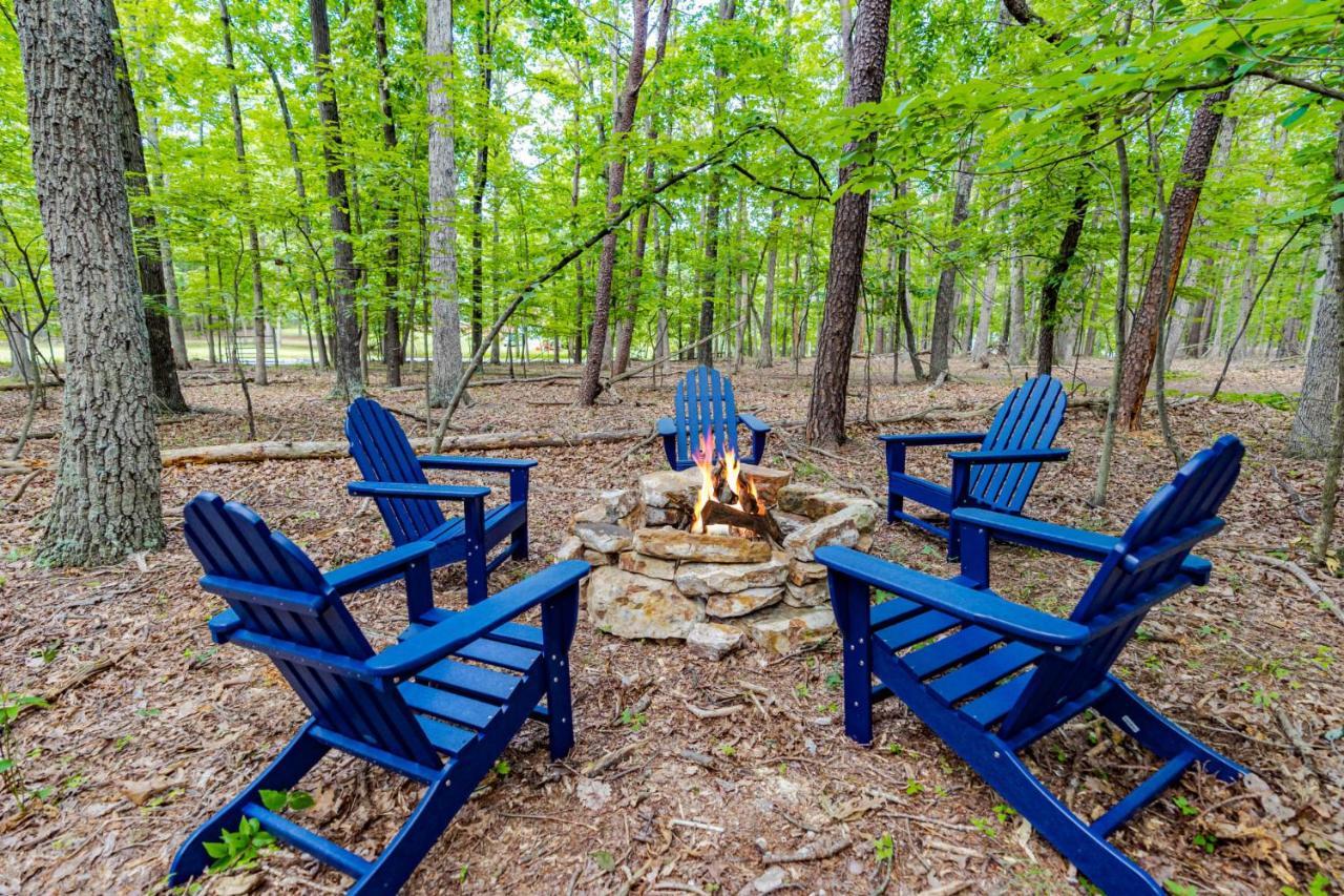 Cozy & Modern W Hot Tub, Fire Pit, Grill & Pond Βίλα Morton Grove Εξωτερικό φωτογραφία